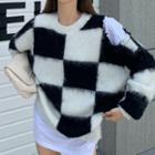 Checkerboard Distressed Sweater / Long-sleeve T-shirt