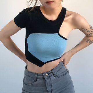 Asymmetrical Cutout Two-tone Cropped T-shirt