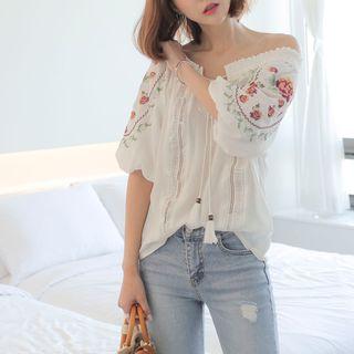 Off-shoulder Flower-embroidered Blouse