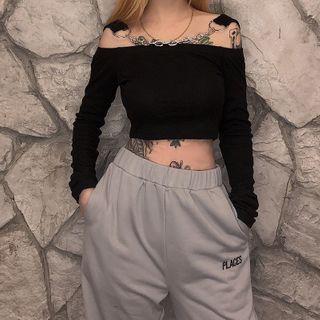 Chain Off-shoulder Long-sleeve Cropped T-shirt