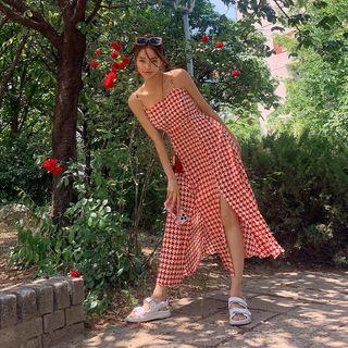 Sleeveless Deep-slit Houndstooth Maxi Dress