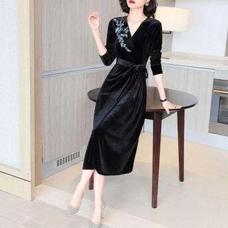Long-sleeve Floral Embroidered Midi A-line Velvet Dress