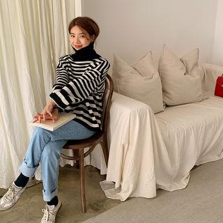 Washed Fray-hem Relaxed-fit Jeans