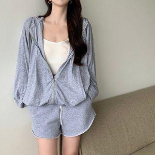 Zipped Hoodie / Sweatshorts
