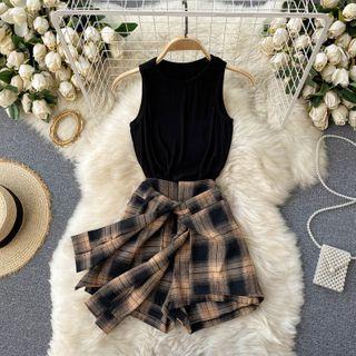 Sleeveless Plain Top / Plaid Shorts / Short-sleeve Top / Set