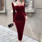 Long-sleeve Square-neck Plain Velvet Shaping Dress