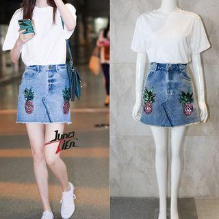 Short-sleeve Plain T-shirt / Pineapple Denim Skirt