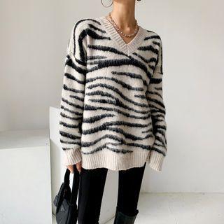 V-neck Zebra Print Sweater Black & White - One Size