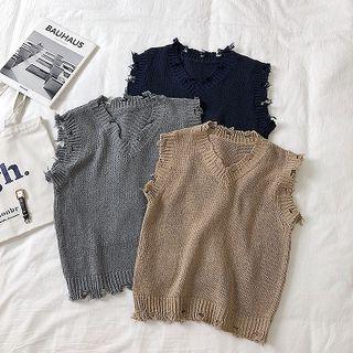 Plain V-neck Frayed Sleeveless Knit Top