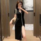 Short-sleeve Cutout Front Piped Dress