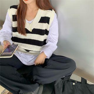 Plain Long-sleeve Loose-fit T-shirt / Striped Knit Vest