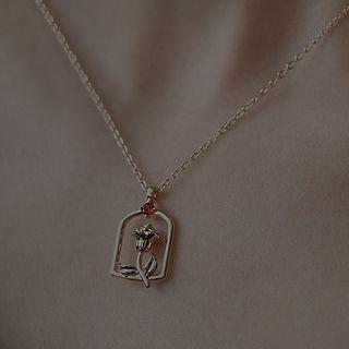 Rose Pendant Alloy Necklace