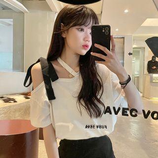 Cold-shoulder Asymmetrical Lettering T-shirt