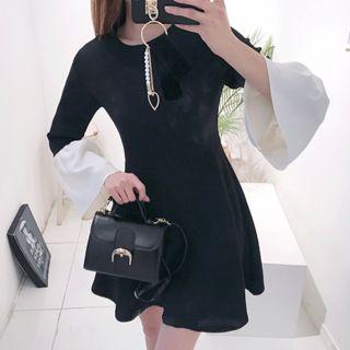 Contrast Bell-sleeve A-line Dress