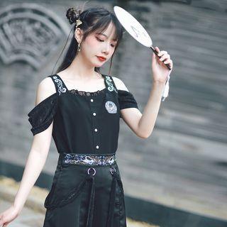 Short-sleeve Cold-shoulder Top / Mini Skirt