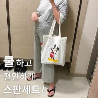 Set: Monotone Boxy T-shirt + Wide-leg Pants