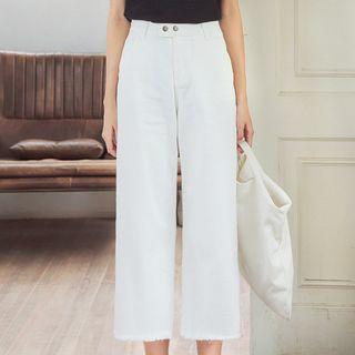Cropped Straight Cut Fray Hem Jeans