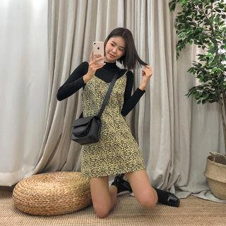 Set: Mock-neck Top + Leopard Minidress