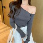 Plain One-shoulder Long-sleeve Slim-fit Top - 4 Colors