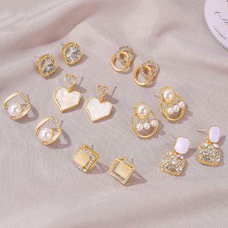 Faux Pearl / Rhinestone Alloy Earring (various Designs)