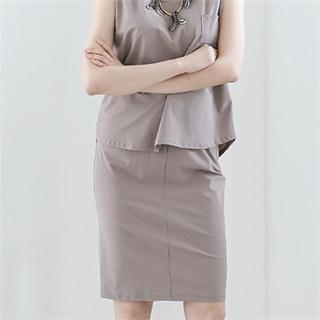 Banded-waist Pencil Skirt