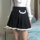 Contrast Trim Mini Pleated Skirt