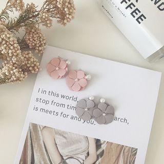 Beaded Flower Earrings / Clip-on Earrings / Non-piercing Earrings