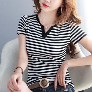 Notch-neck Short-sleeve T-shirt