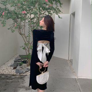 Square-neck Open Back Bow Skinny Dress