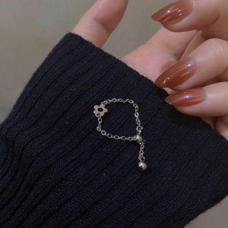 Flower Chained Alloy Ring 1 Pc - Silver - One Size