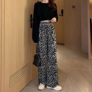 Cropped Sweater / Leopard Print Wide Leg Pants