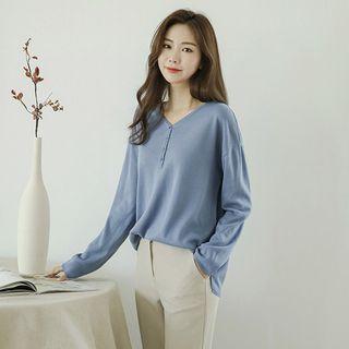 Colored Slit-side Knit Henley