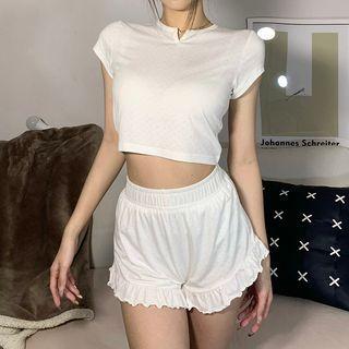 Set: Short-sleeve Crop T-shirt + Ruffle Hem Shorts
