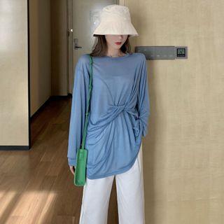 Long-sleeve Plain Twisted Tee / High-waist Plain Jeans