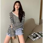 Loose-fit V-neck Light T-shirt