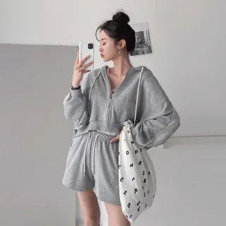 Set: Dip-back Zip-up Hoodie + Sweatshorts
