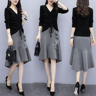 V-neck Long-sleeve Top / Ruffle Trim A-line Skirt