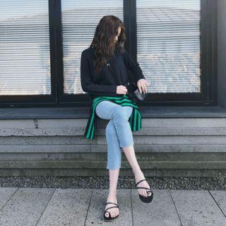 Cutout-hem Colored Sweater