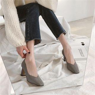 Square-toe Kitten-heel Pumps