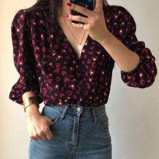 Elbow-sleeve V-neck Heart Print Loose Fit Shirt