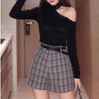 Star Long-sleeve Cut Out T-shirt / Plaid Shorts With Belt