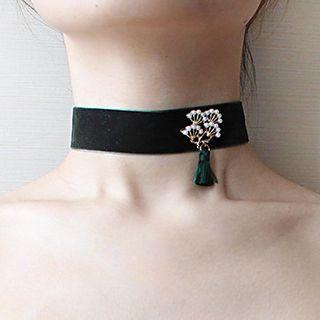 Tasseled Velvet Choker Dark Green - One Size