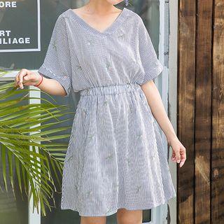 Leaf Print Striped Elbow Sleeve Dress