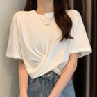 Elbow-sleeve Twisted Cropped T-shirt