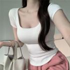 Short-sleeve Scoop Neck Top / Shorts