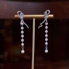 Knot Faux Pearl Asymmetrical Alloy Dangle Earring 1 Pair - Silver - One Size