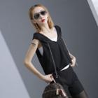 Chain-accent Sleeveless Hooded Cropped T-shirt