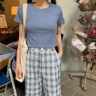 Plain Short-sleeve T-shirt / Plaid Straight Fit Jeans
