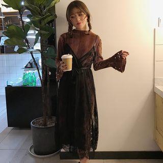 Set: Long Sleeve Velvet Midi Dress + Lace Midi Spaghetti Strap Dress