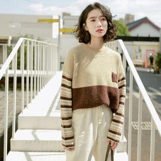 Color Panel Round-neck Sweater